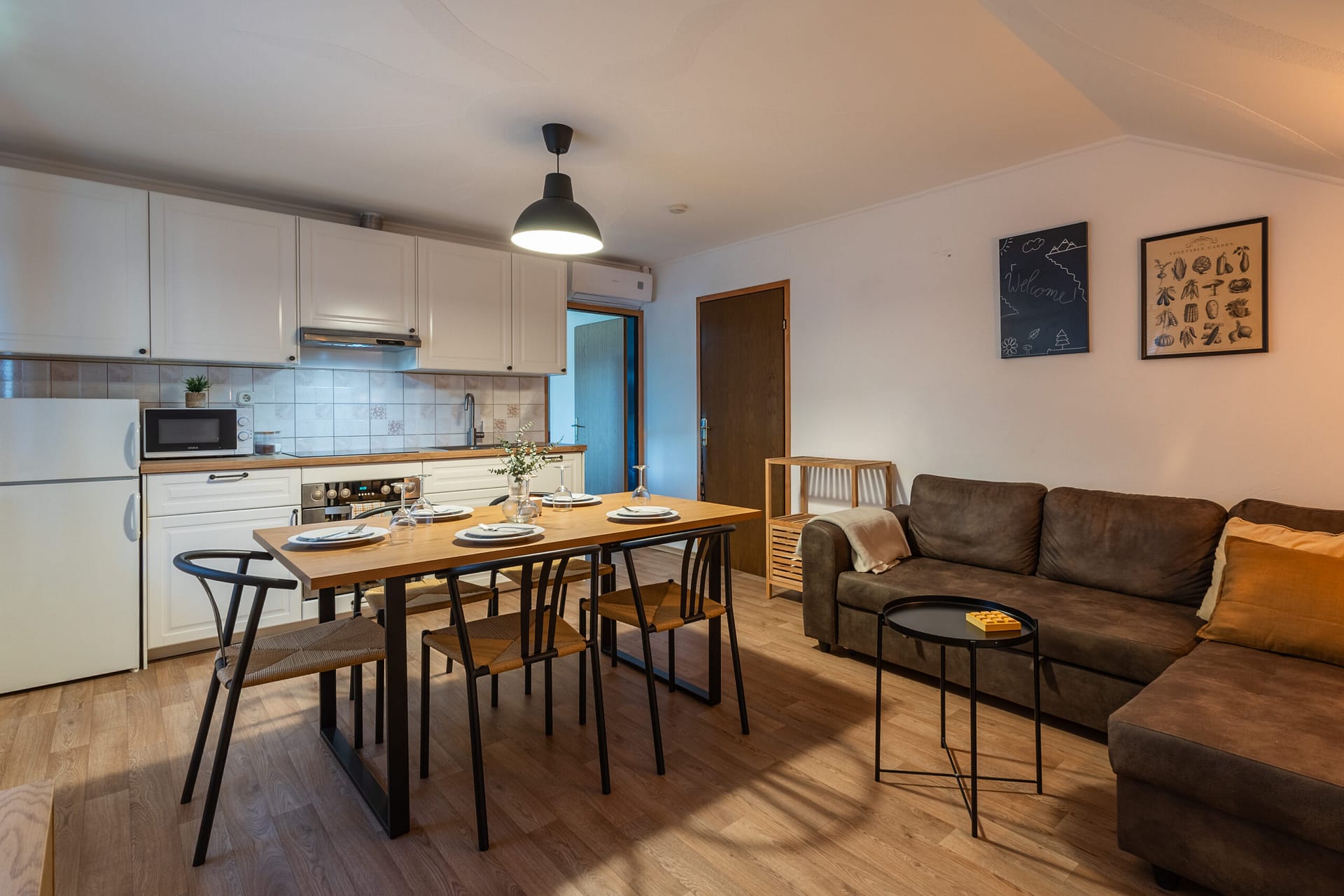 Rooms apartmaji orel - apartma Matej (kuhinja, jedilnica, dnevna soba)